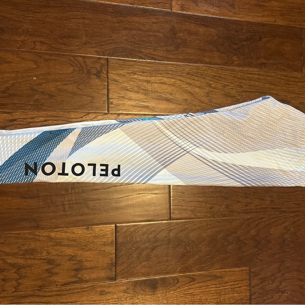 Peloton Geometric Blue and White Headband